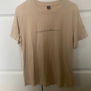 Shein Tan "Freedom" Shirt Mens Small